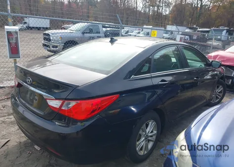 2013 Hyundai Sonata Gls z USA, uszkodzony, nr VIN 5NPEB4AC7DH639825